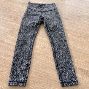 Lululemon Black & White Wunder Leggings